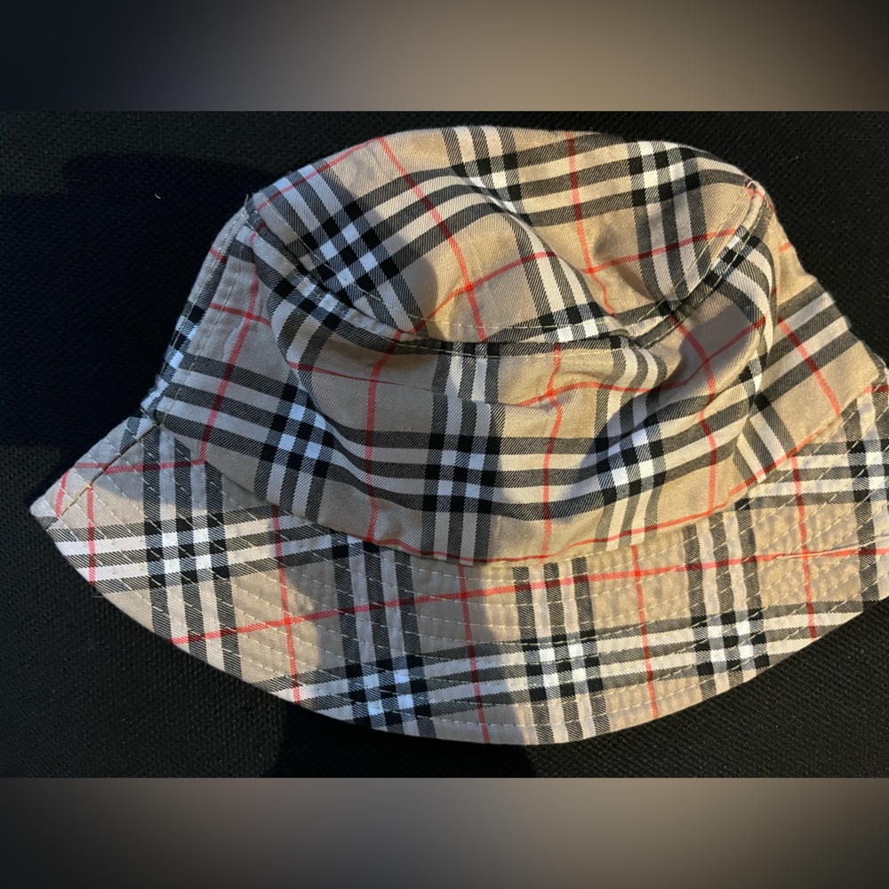 Bucket hat